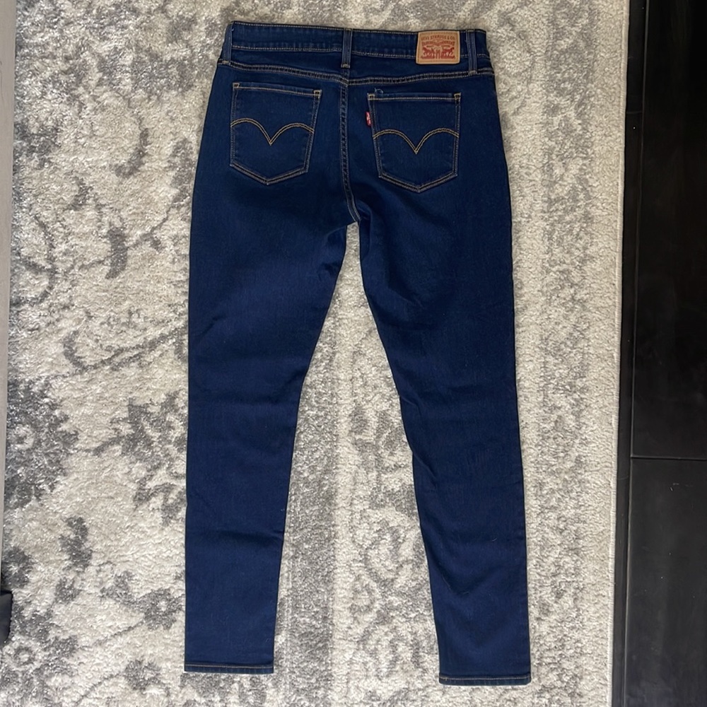 711 Skinny Levi Jeans